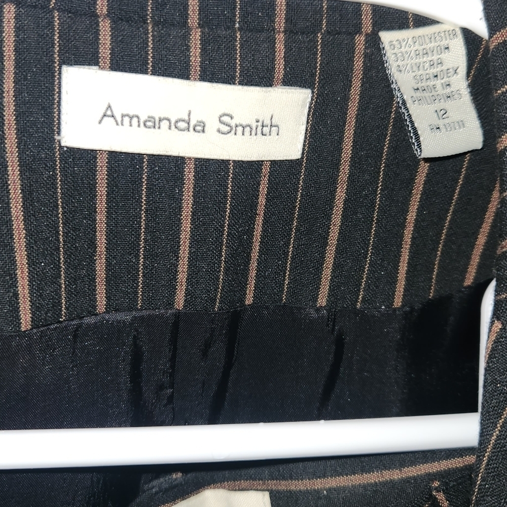 Amanda Smith Pant suit. - Picture 2 of 3